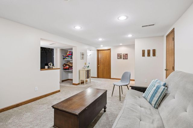 5620 21st Avenue S, Minneapolis, MN 55417