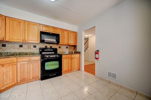 44 Mariners Cove, Freehold, NJ 07728