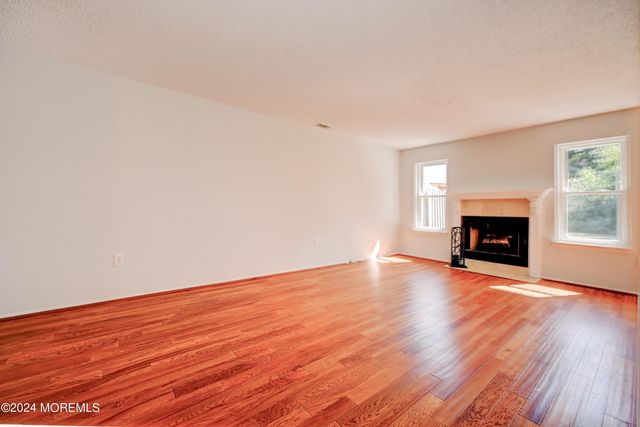 44 Mariners Cove, Freehold, NJ 07728