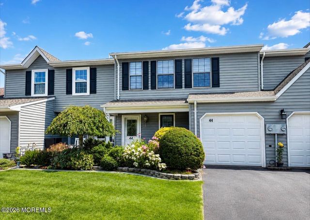 44 Mariners Cove, Freehold, NJ 07728