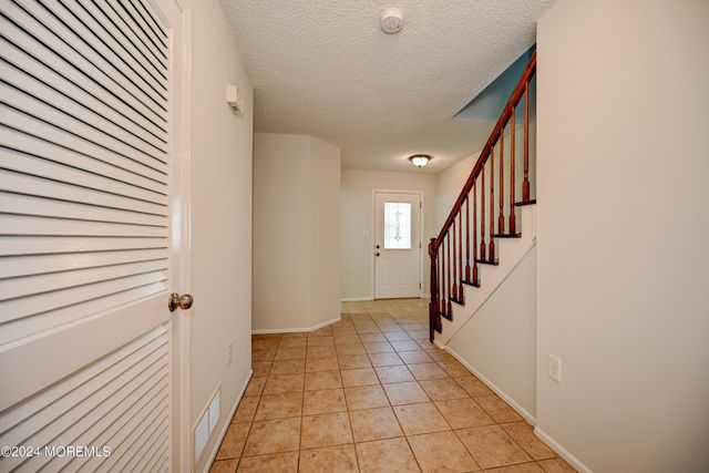 44 Mariners Cove, Freehold, NJ 07728