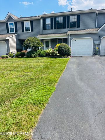 44 Mariners Cove, Freehold, NJ 07728