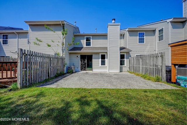 44 Mariners Cove, Freehold, NJ 07728