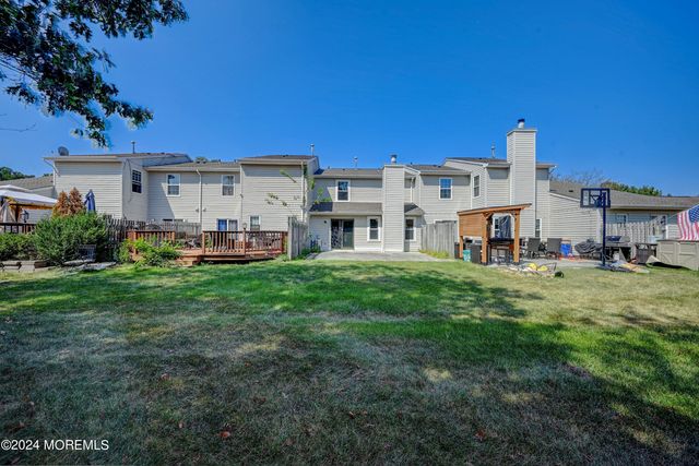 44 Mariners Cove, Freehold, NJ 07728