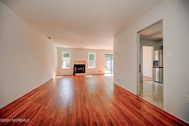 44 Mariners Cove, Freehold, NJ 07728
