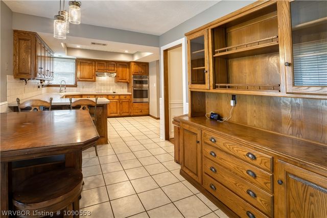 2700 S 87th Drive, Fort Smith, AR 72903