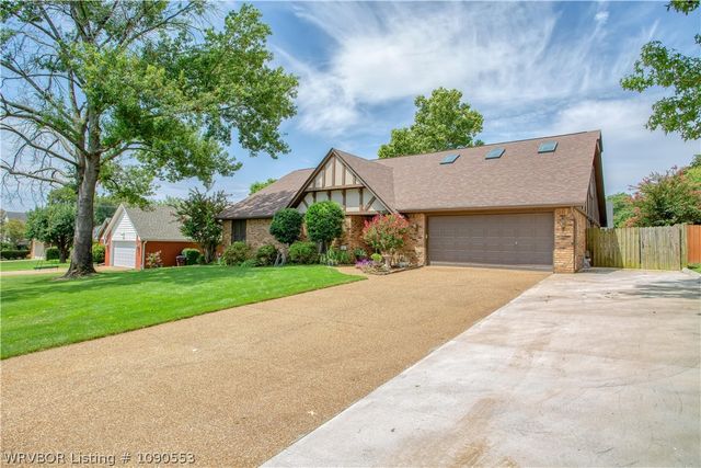2700 S 87th Drive, Fort Smith, AR 72903