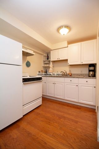 105 Chestnut St 1B, Brookline, MA 02445
