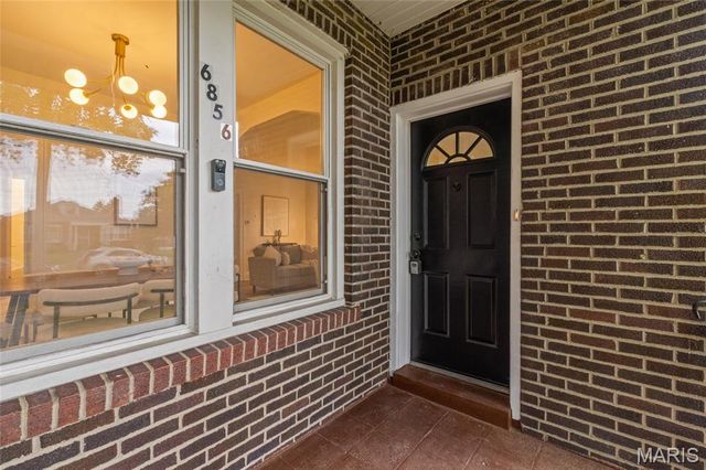 6856 Plymouth Avenue, University City, MO 63130