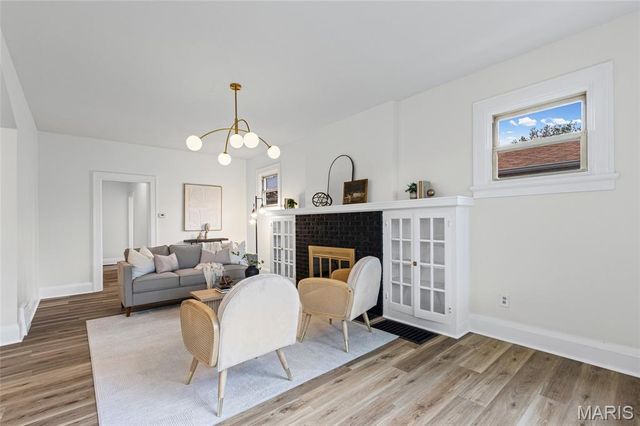 6856 Plymouth Avenue, University City, MO 63130