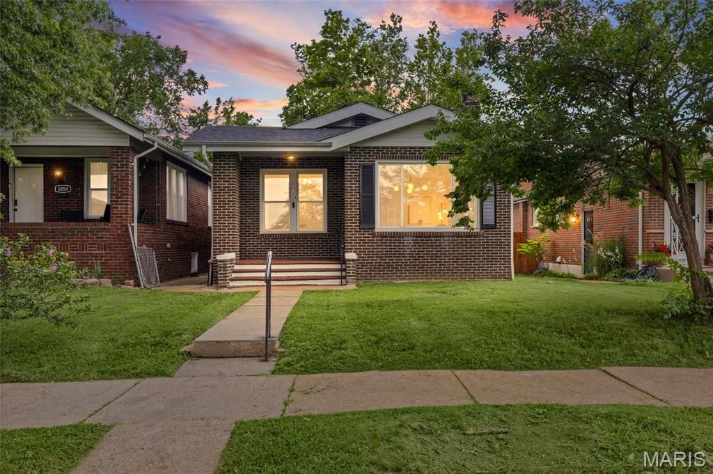 6856 Plymouth Avenue, University City, MO 63130