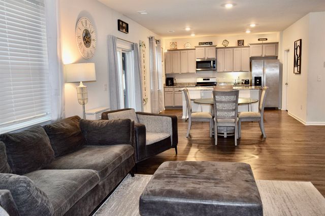 372 Emery Oak Dr., Murrells Inlet, SC 29576