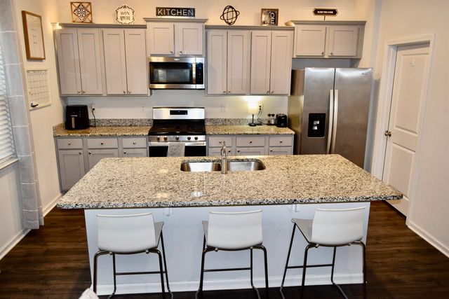 372 Emery Oak Dr., Murrells Inlet, SC 29576