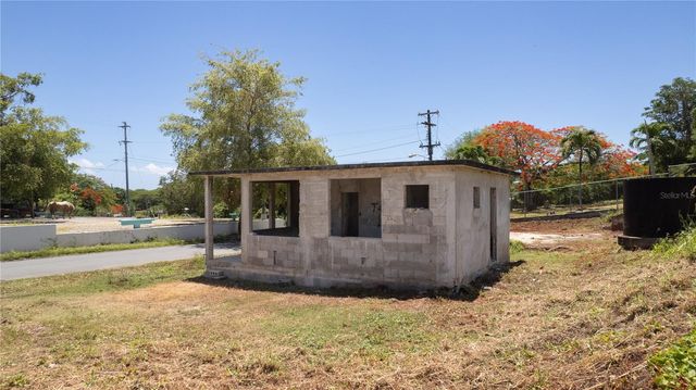 172 COMM. SANTA MARÍA, Vieques, PR 00765