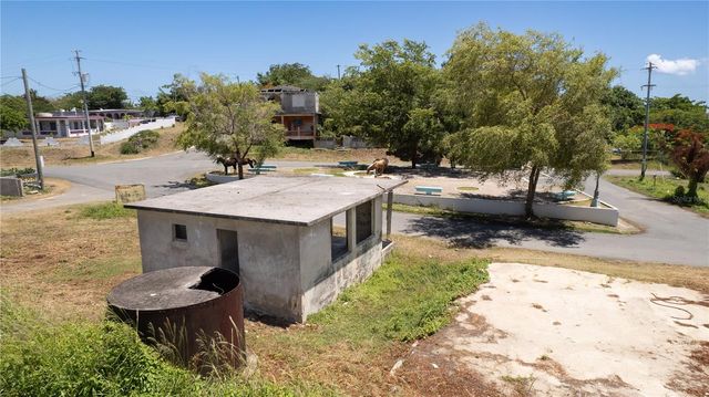 172 COMM. SANTA MARÍA, Vieques, PR 00765