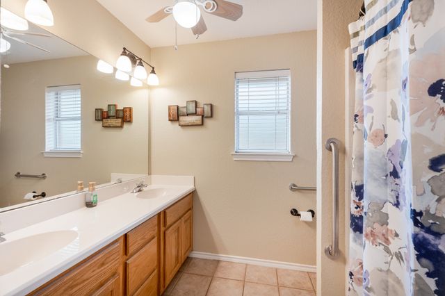 4810 W Wedgefield Road, Granbury, TX 76049