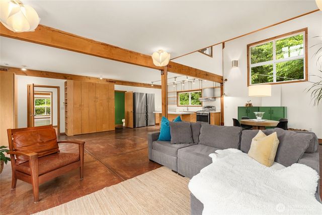 13984 Toad Holler PL NE, Bainbridge Island, WA 98110
