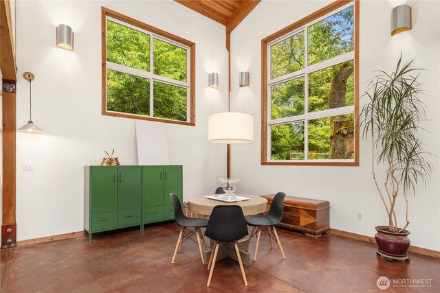 13984 Toad Holler PL NE, Bainbridge Island, WA 98110