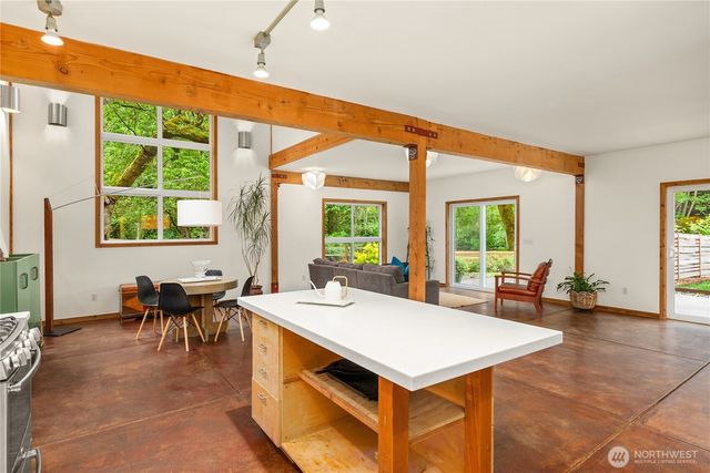 13984 Toad Holler PL NE, Bainbridge Island, WA 98110