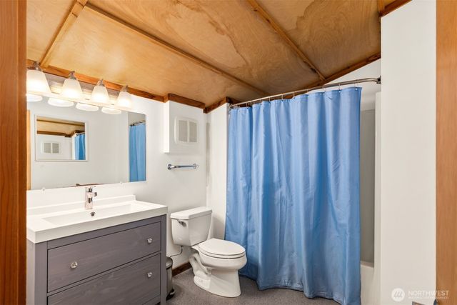 13984 Toad Holler PL NE, Bainbridge Island, WA 98110