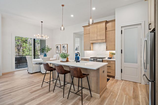 4800 WHISPER CT, Columbia, MO 65203