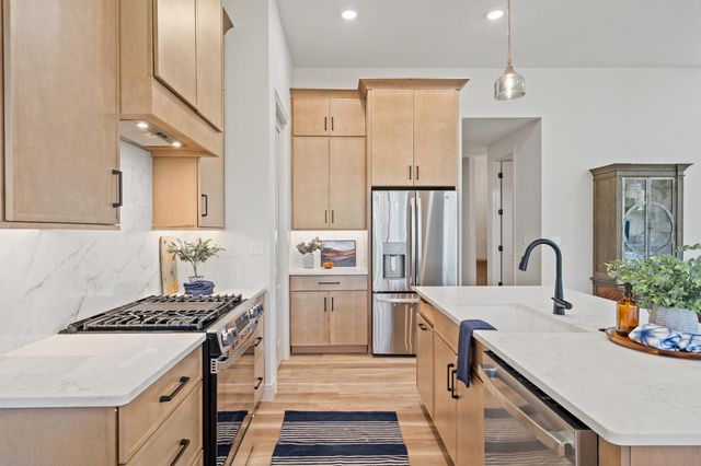 4800 WHISPER CT, Columbia, MO 65203