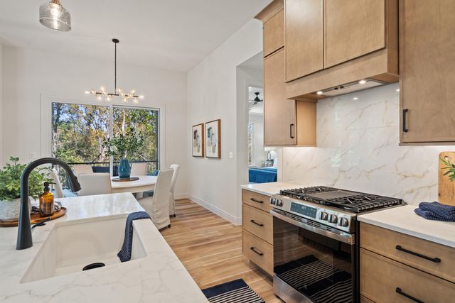 4800 WHISPER CT, Columbia, MO 65203