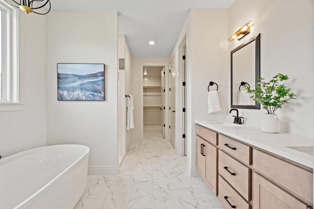 4800 WHISPER CT, Columbia, MO 65203