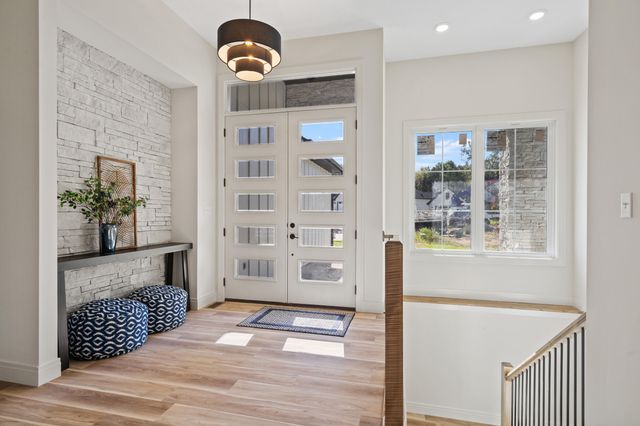 4800 WHISPER CT, Columbia, MO 65203