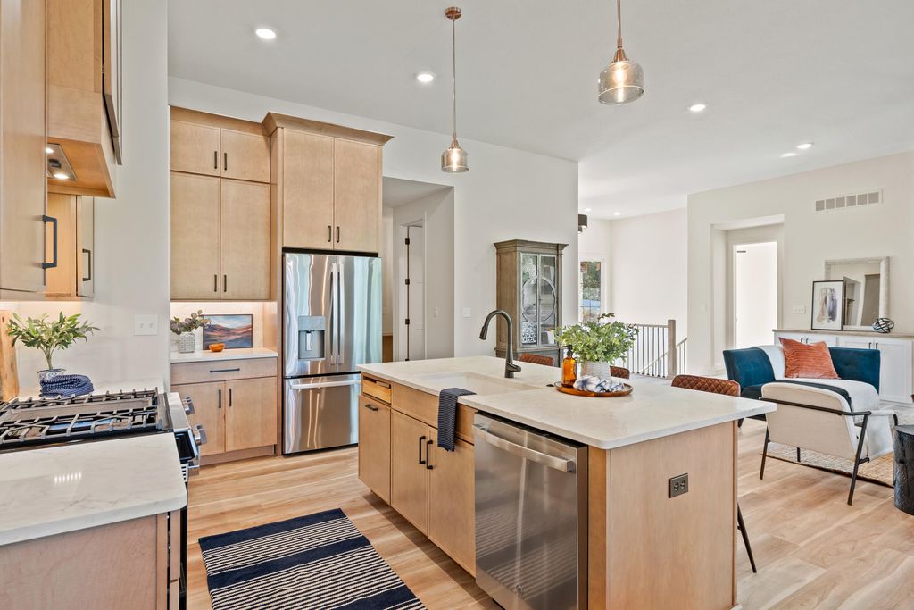 4800 WHISPER CT, Columbia, MO 65203