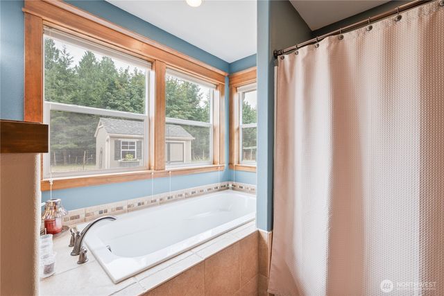 701 PH 10, Castle Rock, WA 98611