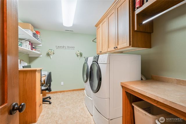 701 PH 10, Castle Rock, WA 98611