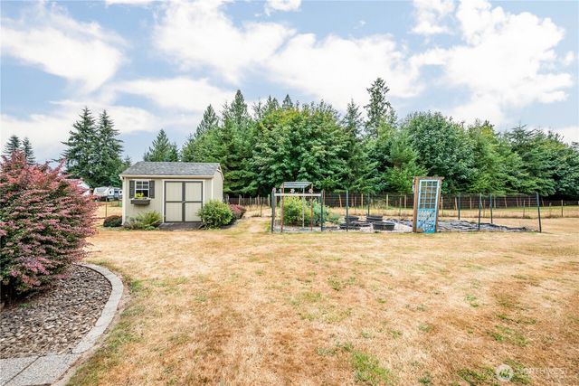 701 PH 10, Castle Rock, WA 98611