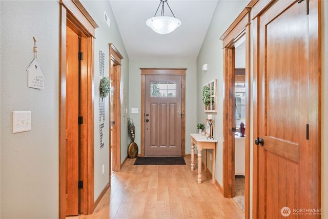701 PH 10, Castle Rock, WA 98611
