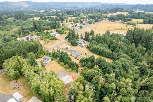 701 PH 10, Castle Rock, WA 98611