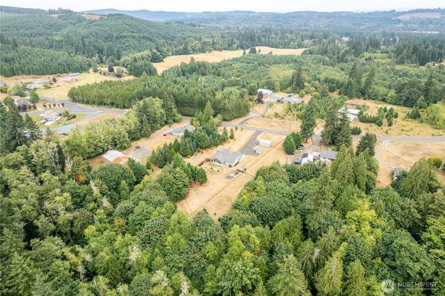701 PH 10, Castle Rock, WA 98611