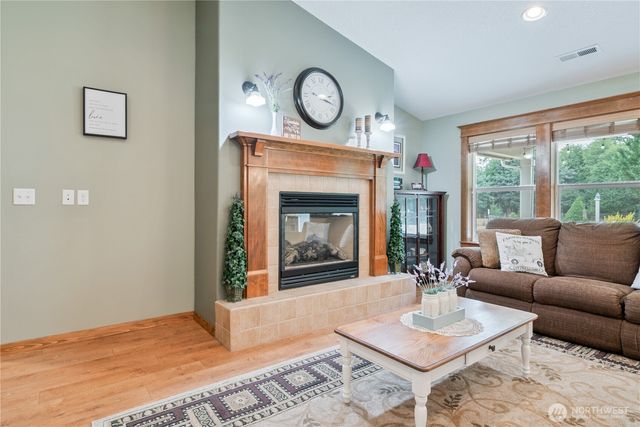 701 PH 10, Castle Rock, WA 98611