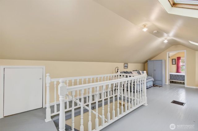 82 E Sunny Sands Road, Cathlamet, WA 98612