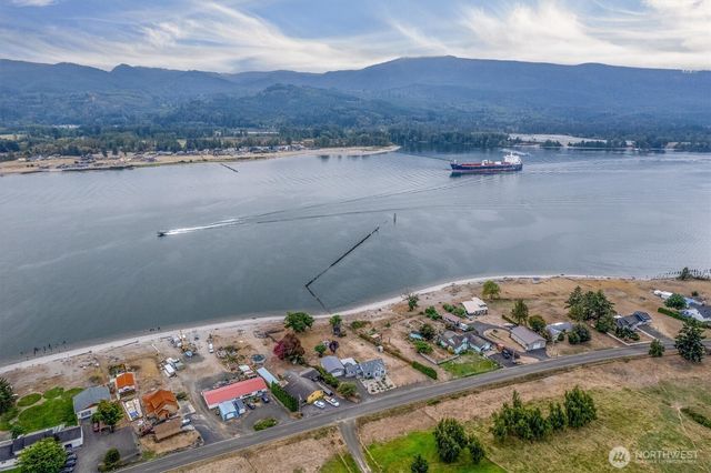 82 E Sunny Sands Road, Cathlamet, WA 98612