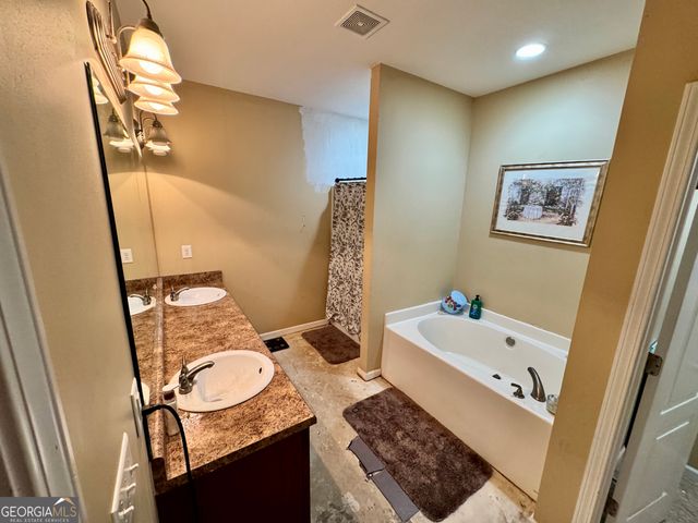 2010 Cottonwood Street, Vidalia, GA 30474