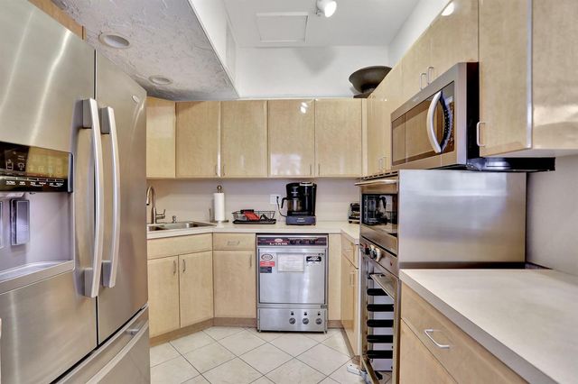 1021 Hillsboro Mile 1108, Hillsboro Beach, FL 33062
