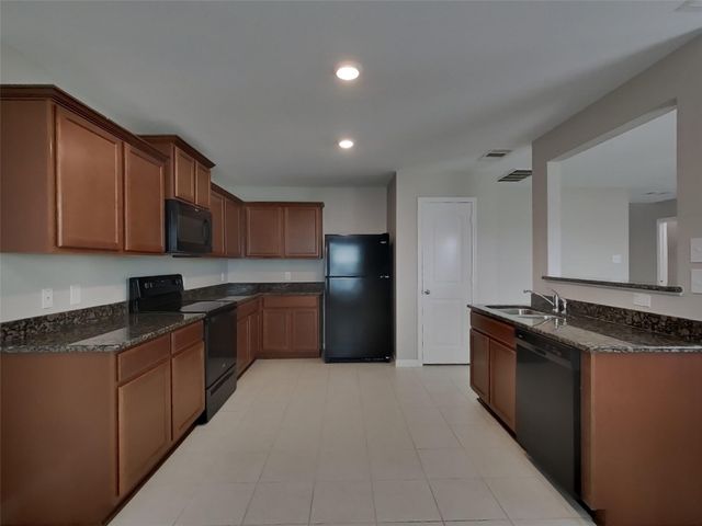 713 Totem Trail Drive, La Marque, TX 77568