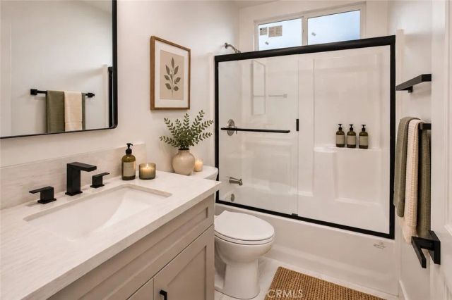 216-- 218 N Park View Street, Los Angeles, CA 90026