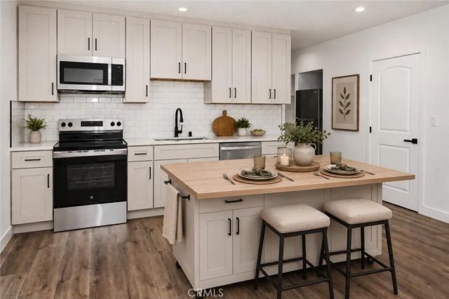 216-- 218 N Park View Street, Los Angeles, CA 90026