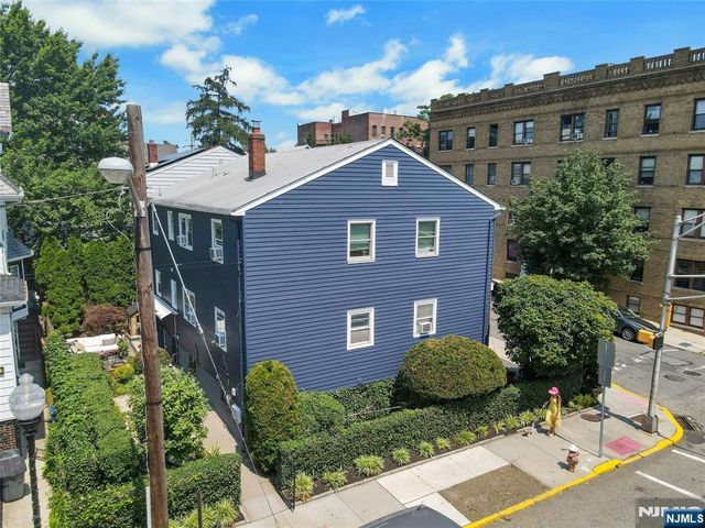 27 73rd Street, North Bergen, NJ 07047
