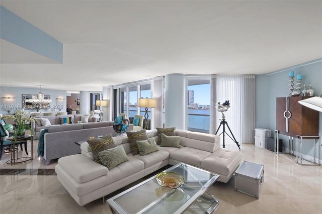 2600 Island Boulevard 1006, Aventura, FL 33160