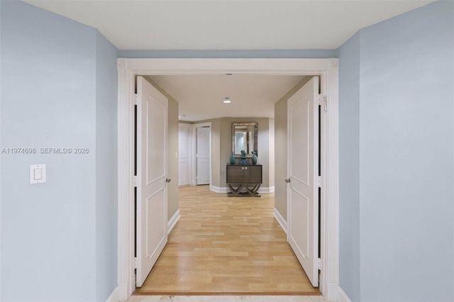 2600 Island Boulevard 1006, Aventura, FL 33160