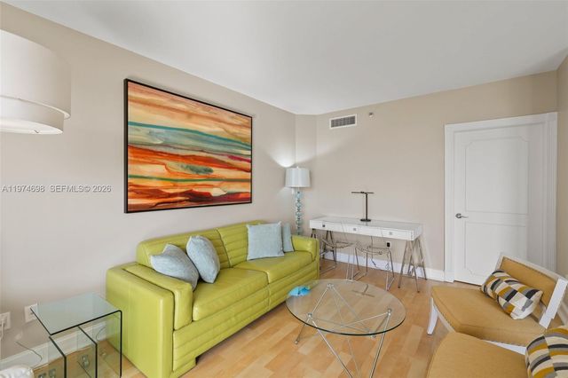 2600 Island Boulevard 1006, Aventura, FL 33160