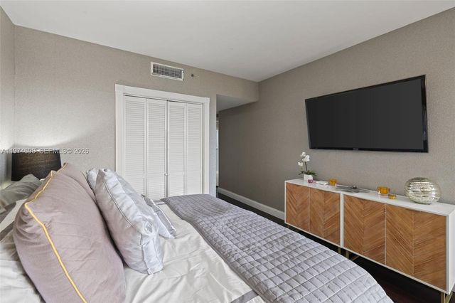 2600 Island Boulevard 1006, Aventura, FL 33160