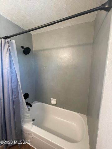 5233 N 1st Avenue, Tucson, AZ 85718